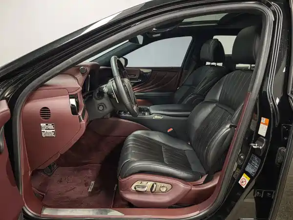 Lexus LS 2018