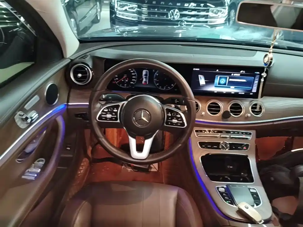 Mercedes-Benz E-Class 2020 — фото 11