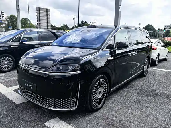 Luxeed V9 2026