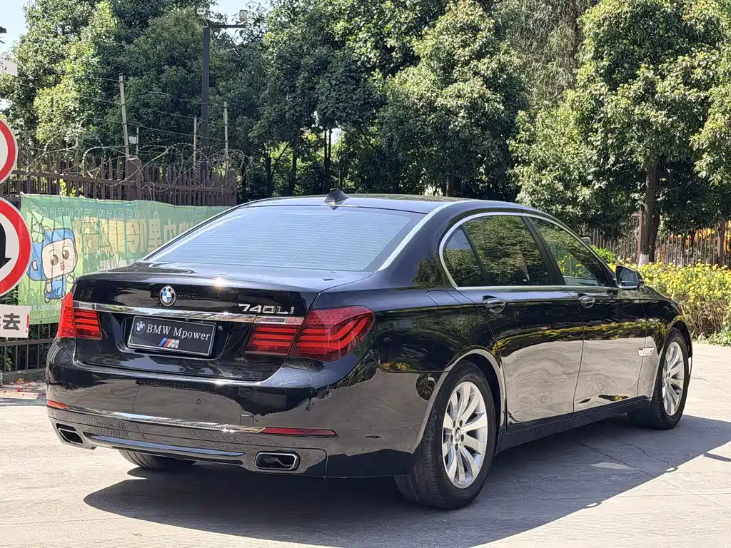 BMW 7 Series 2013 — фото 9