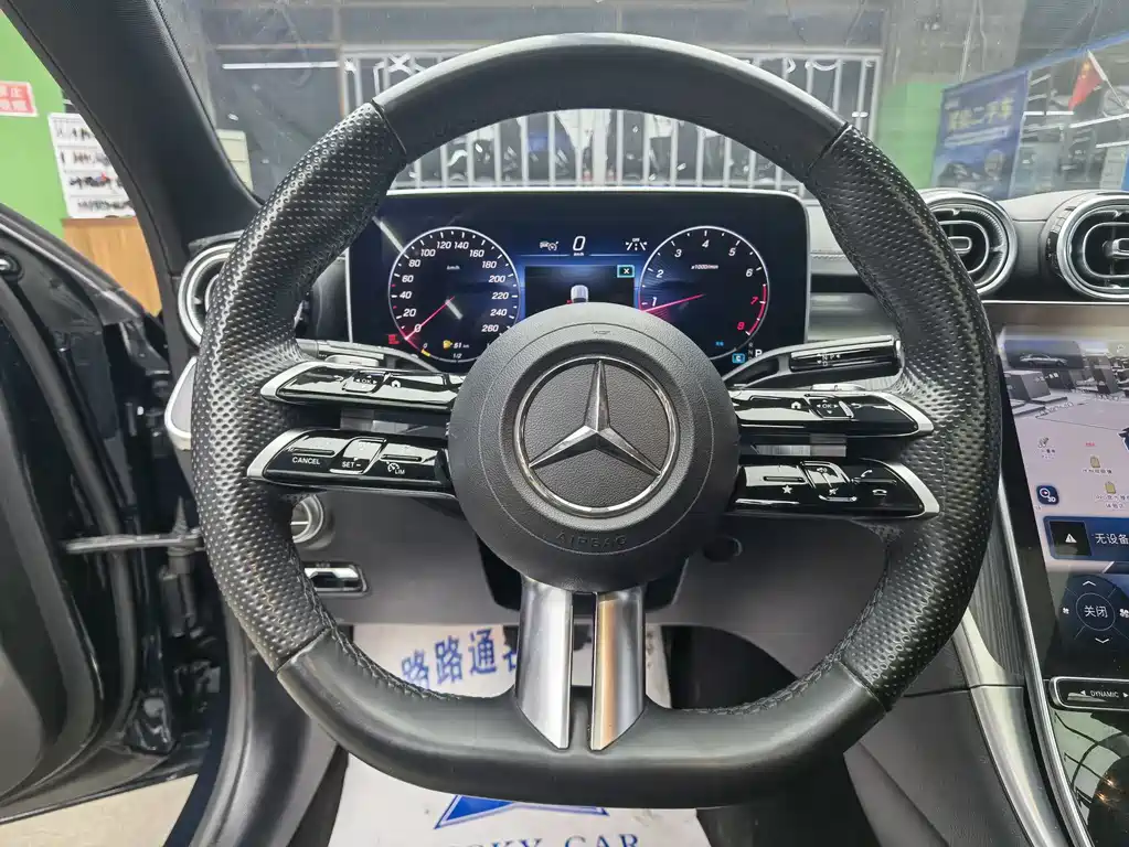 Mercedes-Benz C-Class 2023 — фото 10