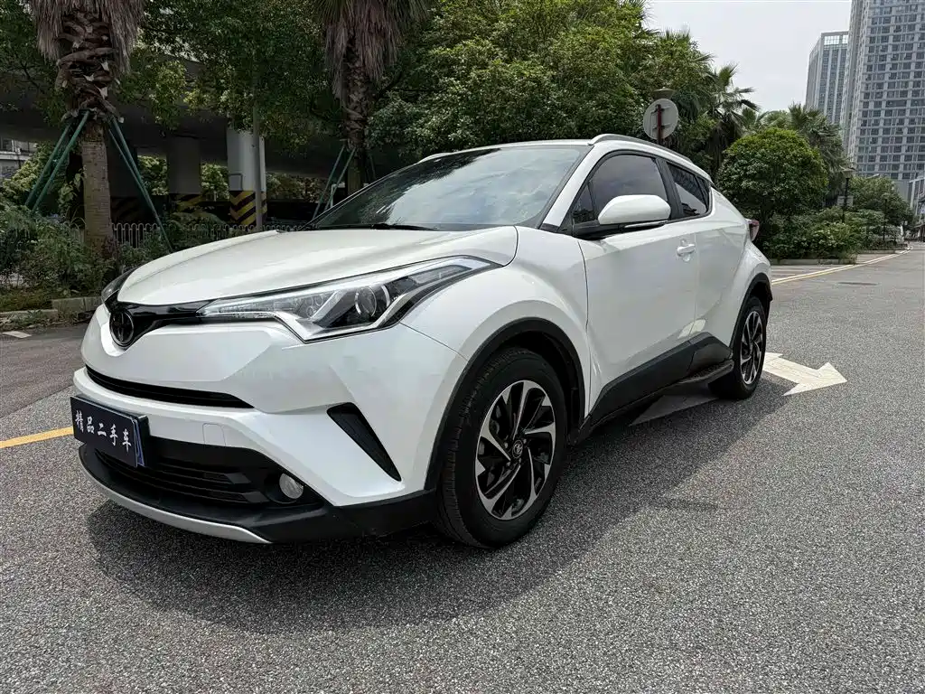 Toyota IZOA 2019 — фото 1