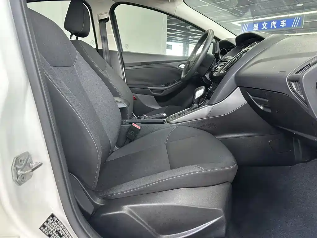 Ford Focus 2016 — фото 14