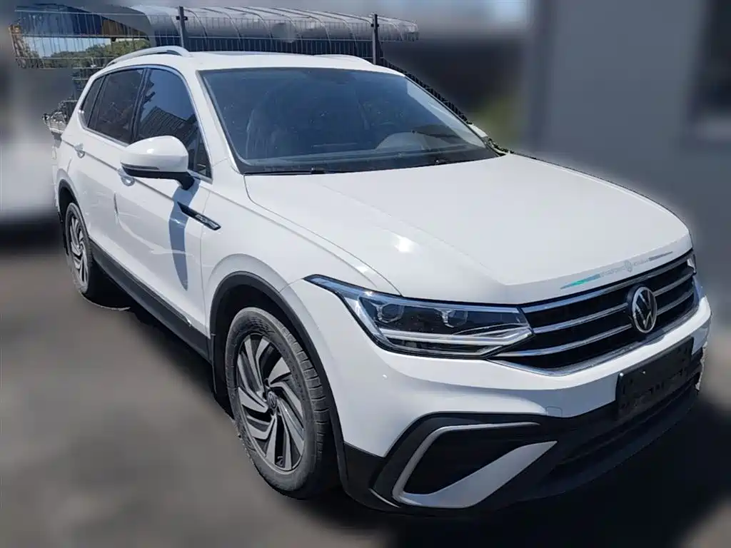 Volkswagen Tiguan L 2023 — фото 7