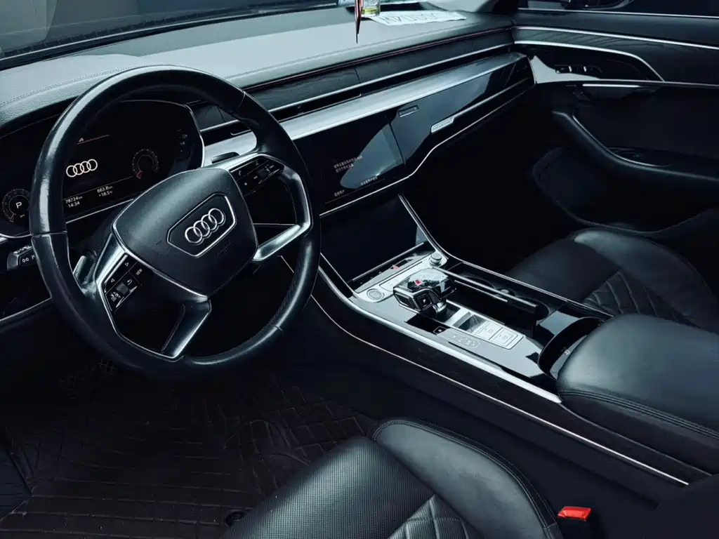 Audi A8 2022 — фото 2