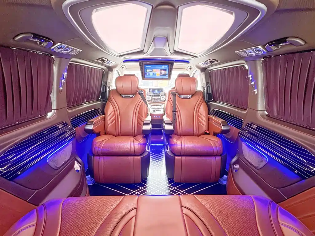 Mercedes-Benz Vito 2023 — фото 13