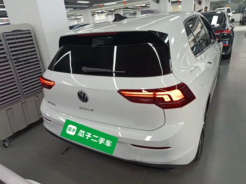 Volkswagen Golf 2025