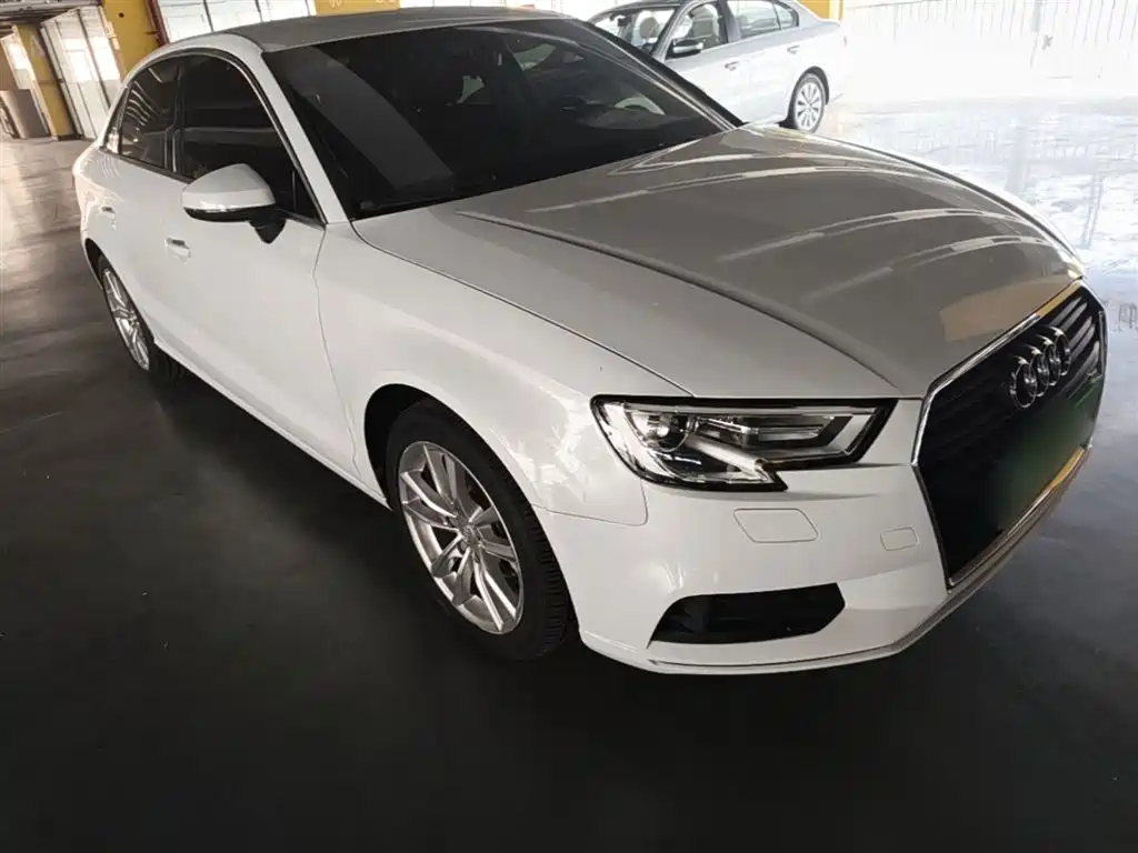 Audi A3 2018 — фото 4