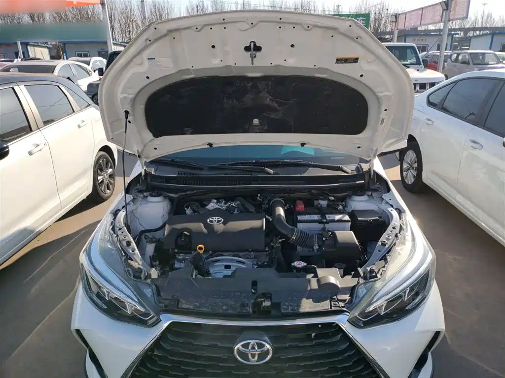 Toyota Yaris L 2022 — фото 20