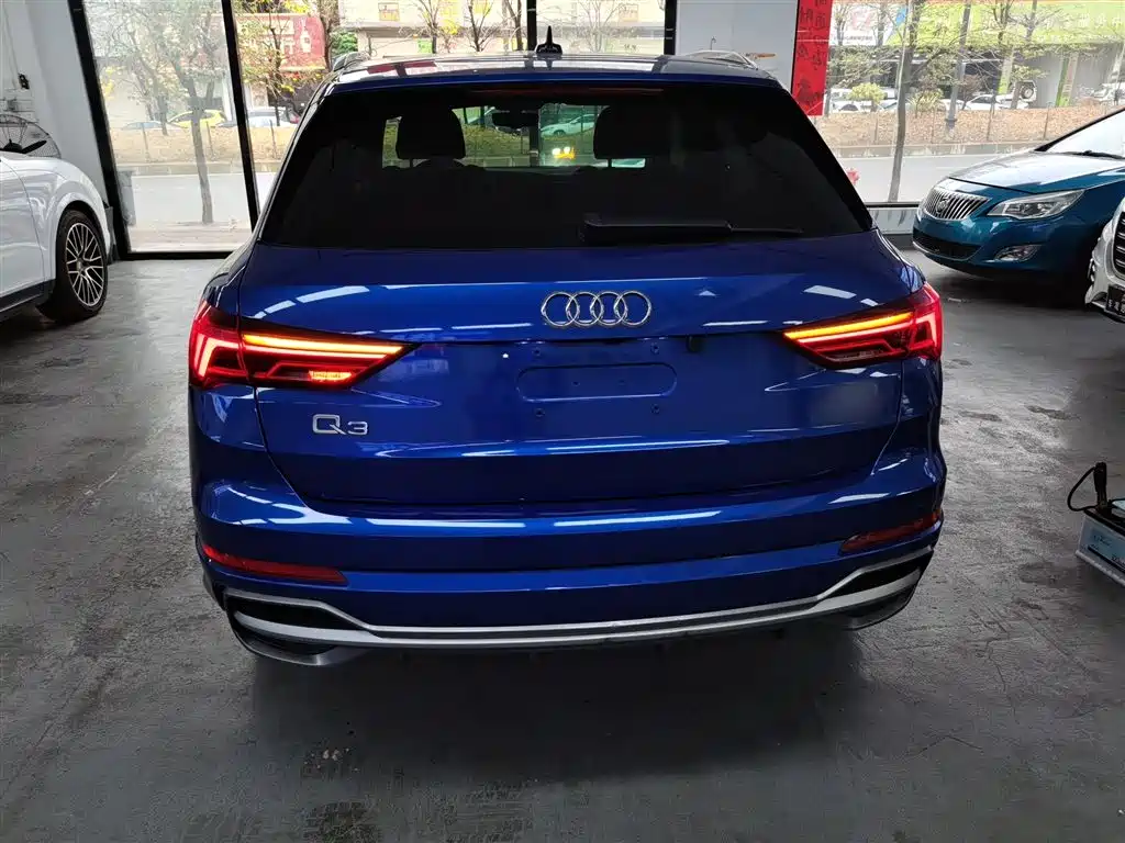 Audi Q3 2021 — фото 6