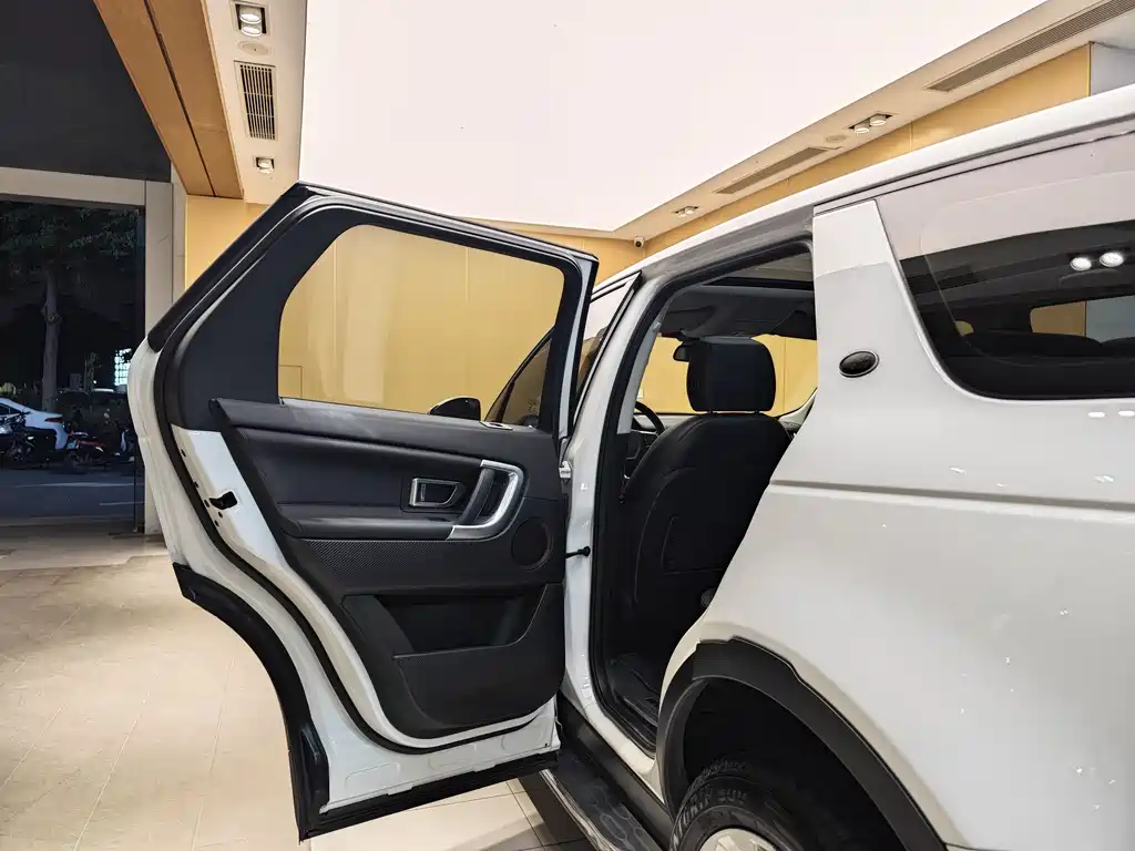 Land Rover Discovery Sport 2017 — фото 20