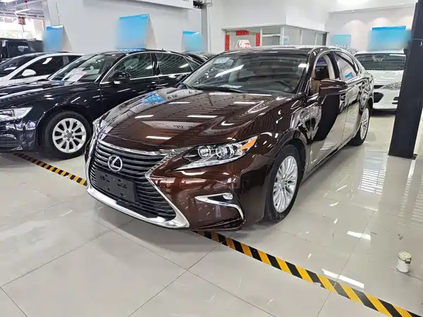 Lexus ES 2016