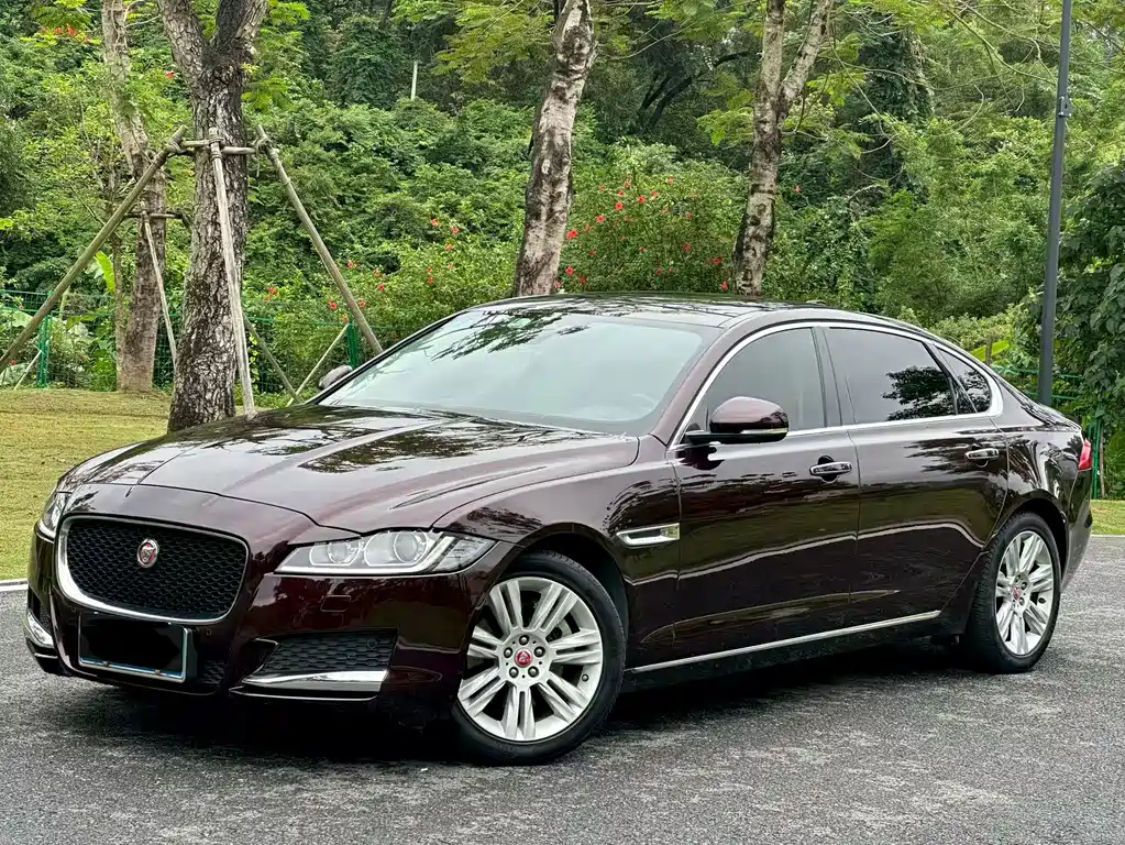 Jaguar XFL 2017 — фото 1