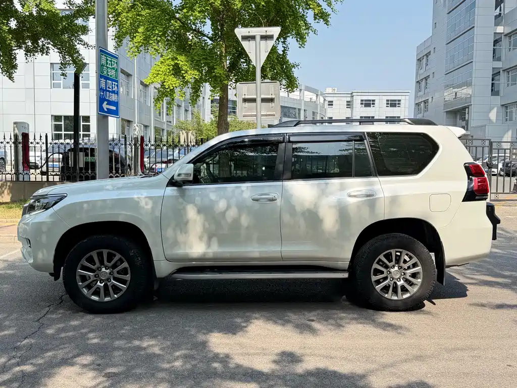 Toyota Prado 2018 — фото 5