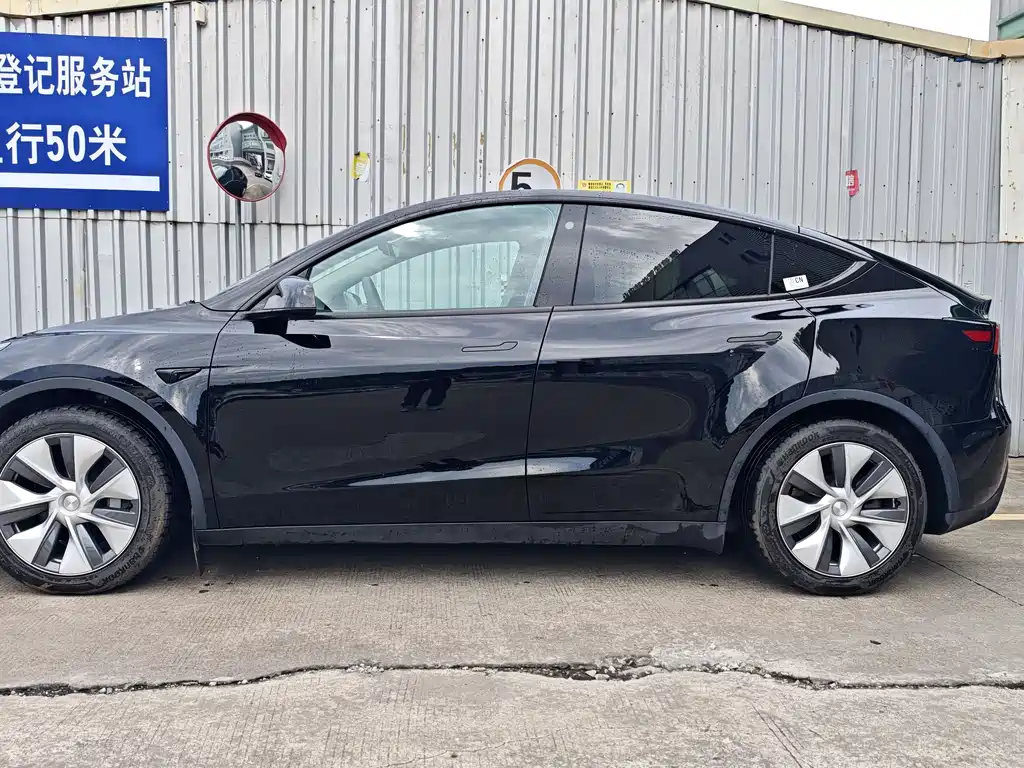 Tesla Model Y 2022 — фото 4