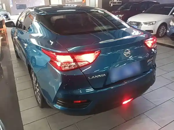 Nissan Bluebird 2018