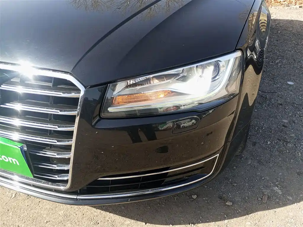 Audi A8 2015 — фото 24
