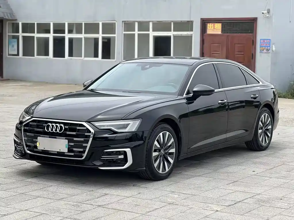 Audi A6L 2022 — фото 1