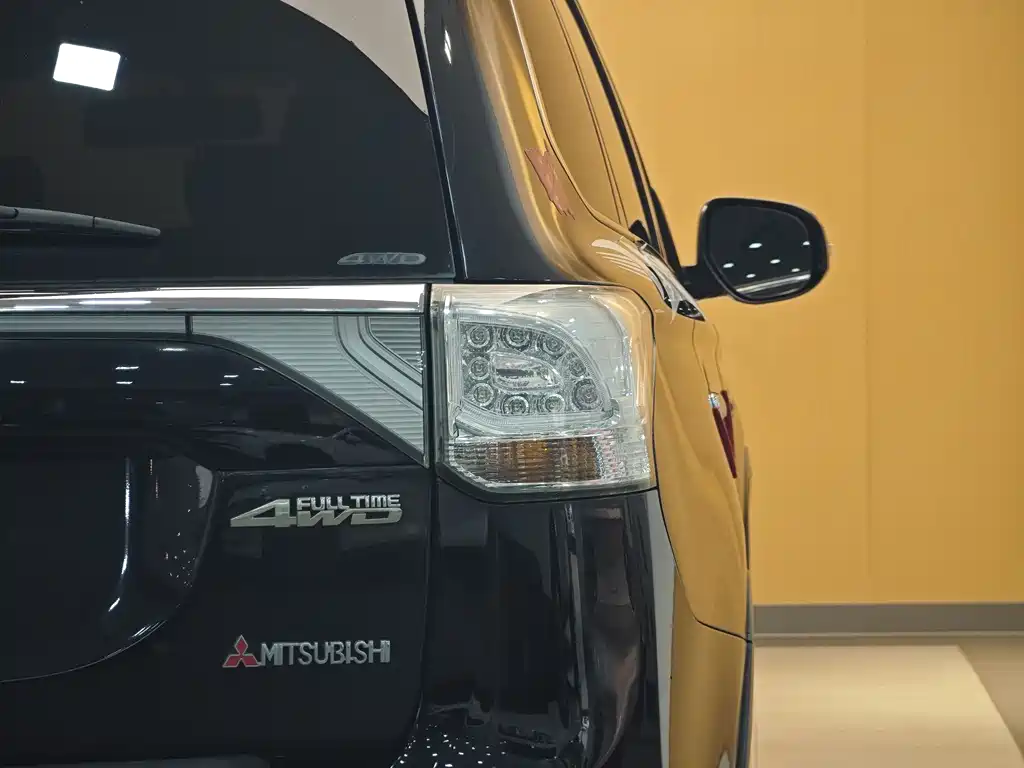 Mitsubishi Outlander 2014 — фото 26