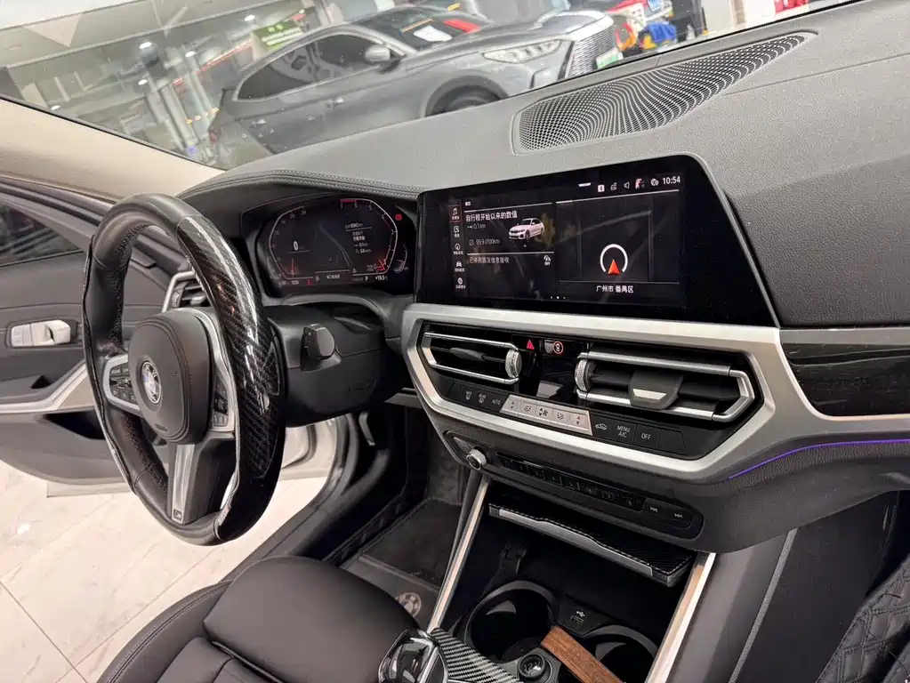 BMW 3 Series 2019 — фото 15