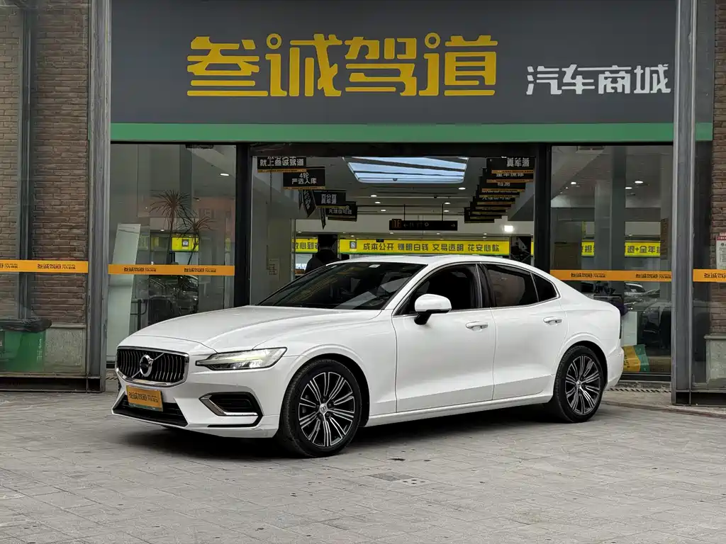 Volvo S60 2020 — фото 1