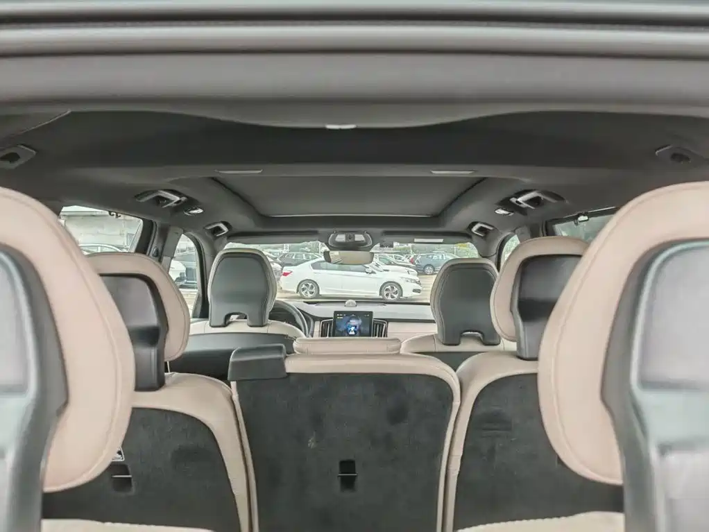 Volvo XC90 Plug-In Hybrid 2025 — фото 21