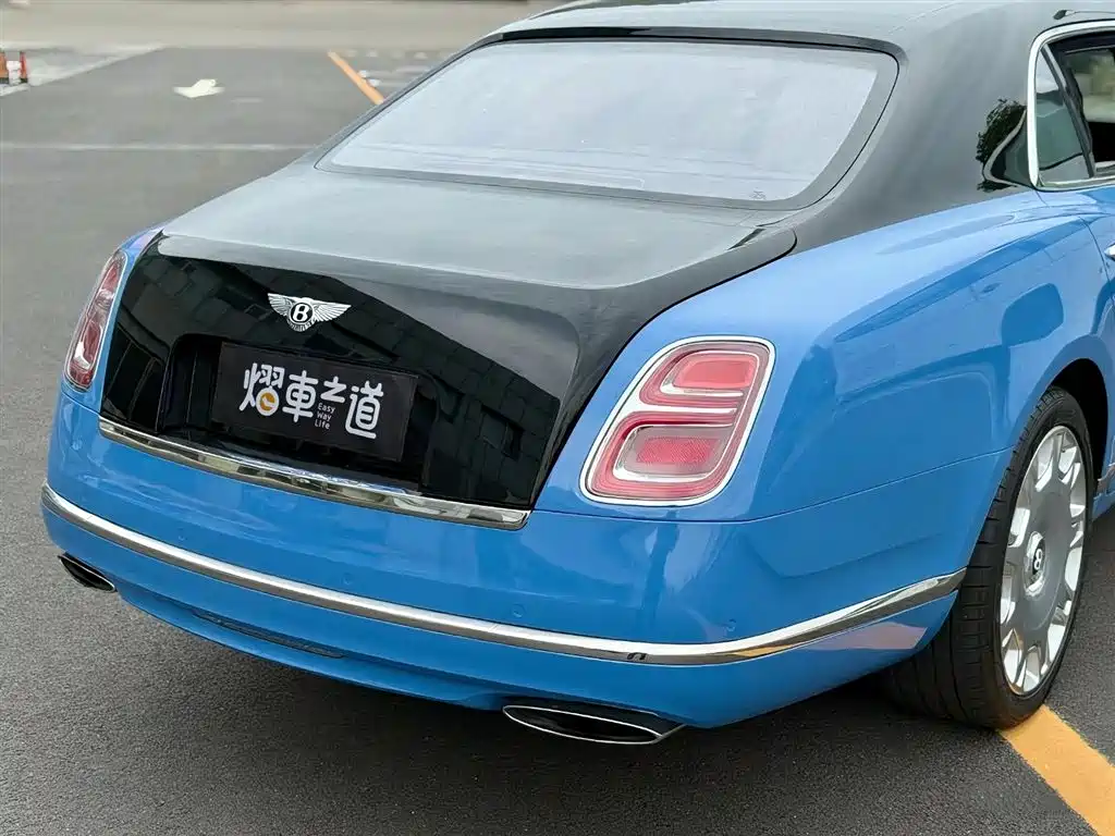 Bentley Mulsanne 2018 — фото 29