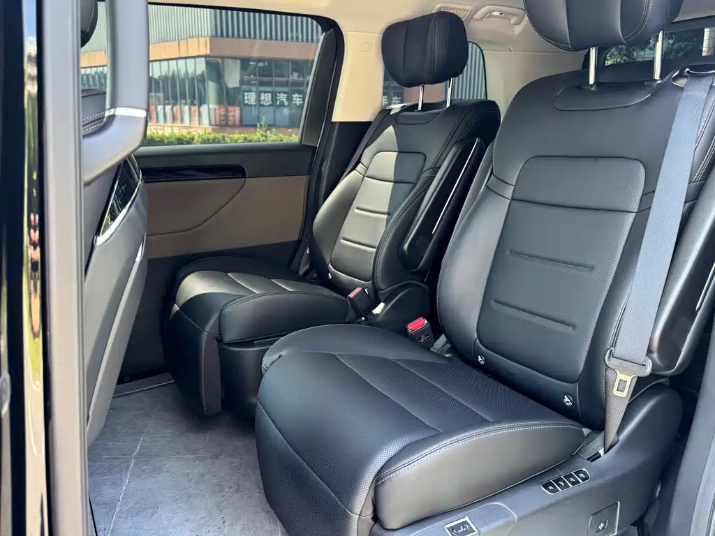 GAC Trumpchi E8 PHEV 2024 — фото 12