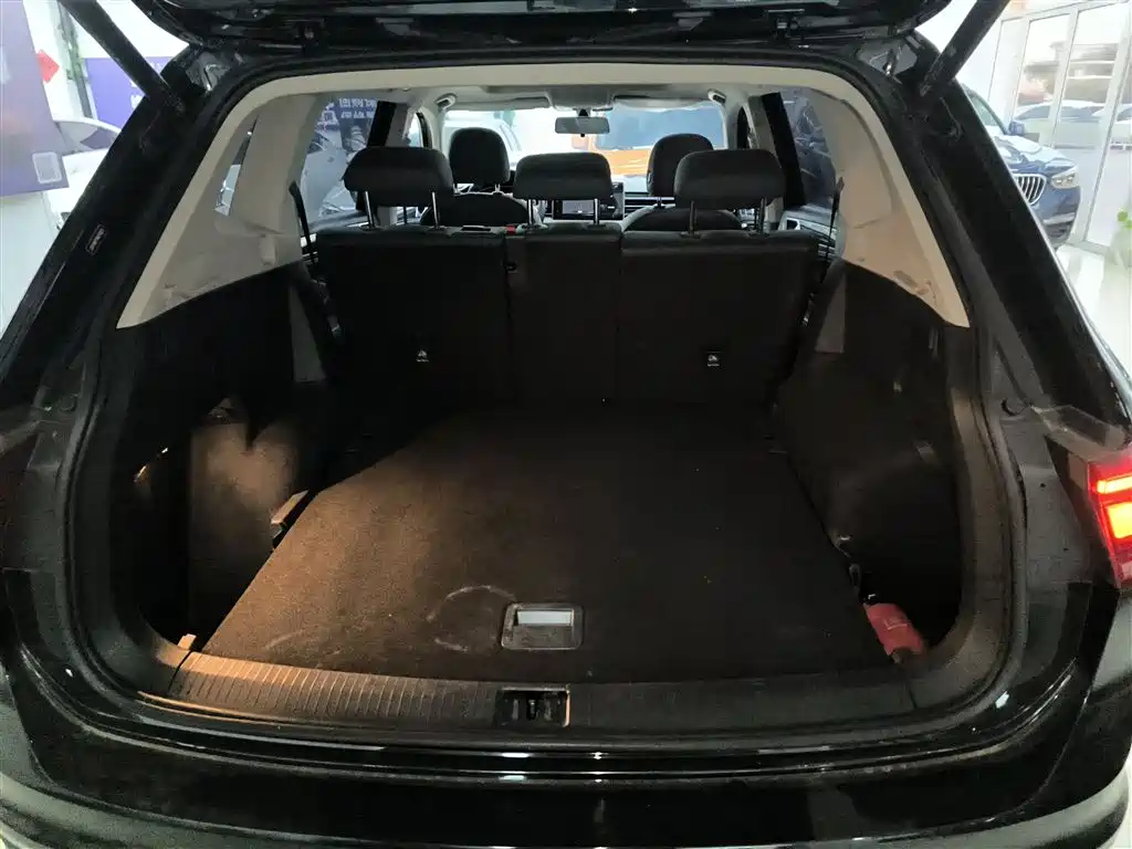 Volkswagen Tiguan L 2022 — фото 19