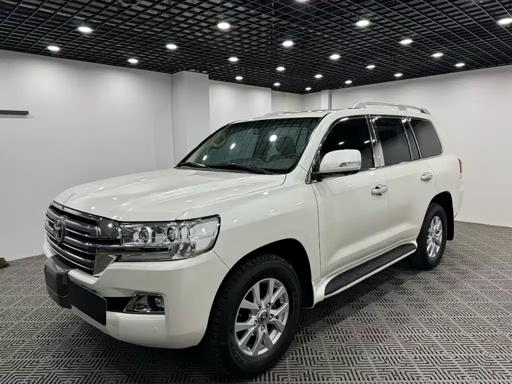 Toyota Land Cruiser 2017 — фото 3