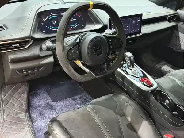 Lotus EMIRA 2025