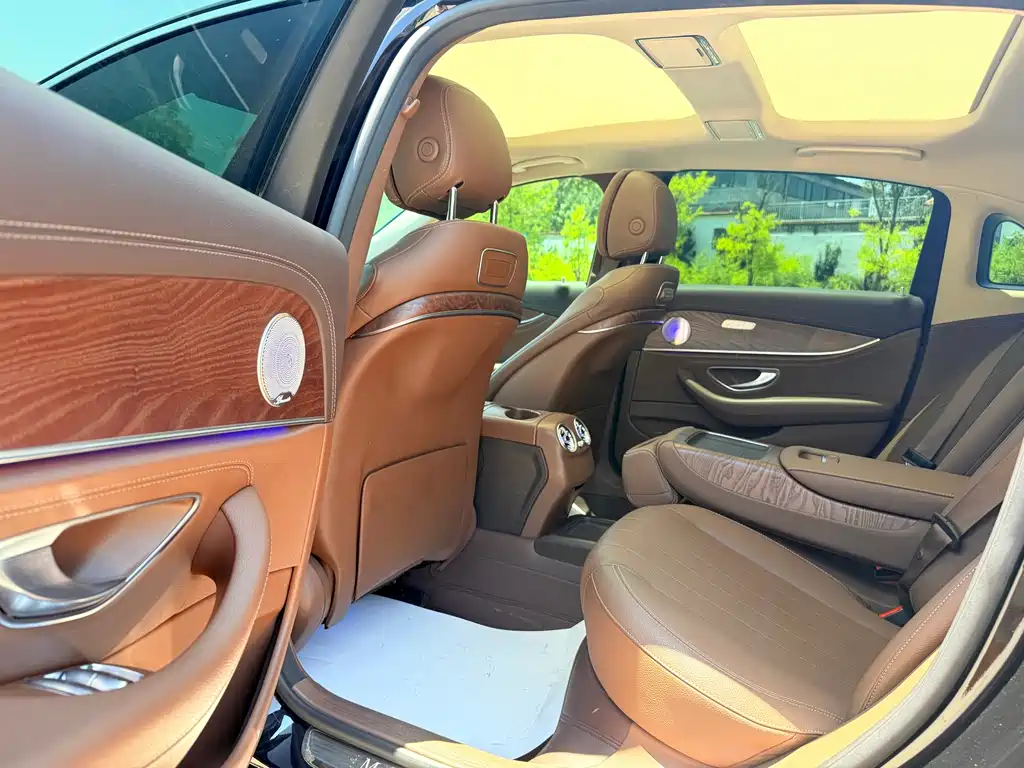 Mercedes-Benz E-Class 2020 — фото 9
