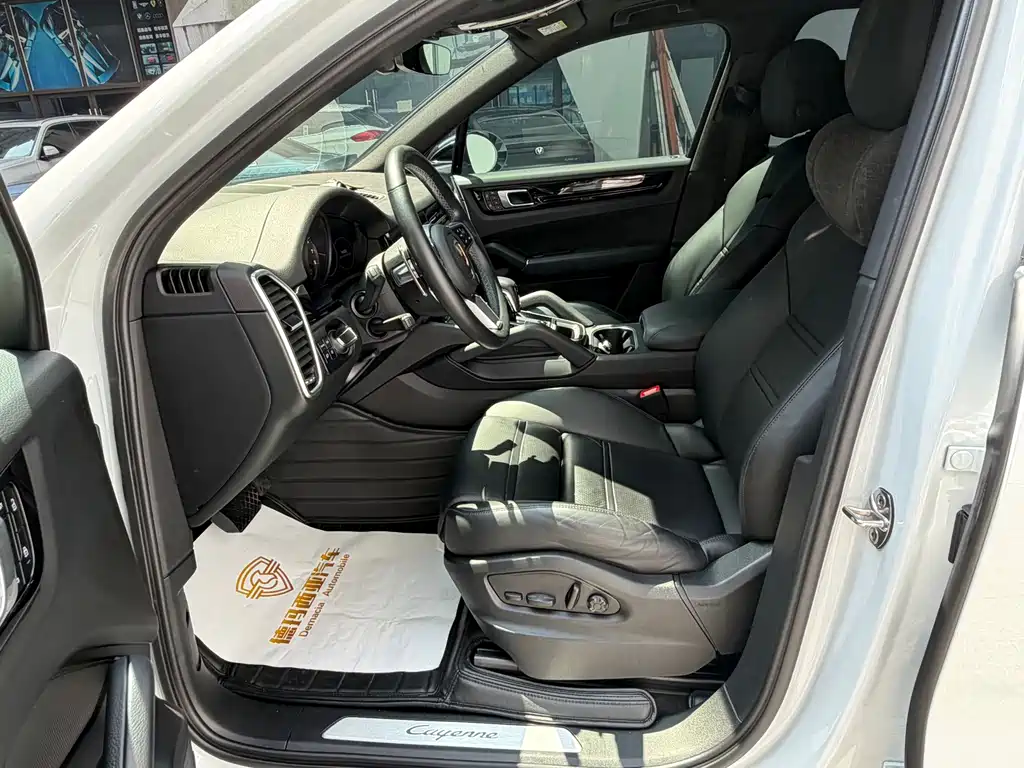 Porsche Cayenne 2023