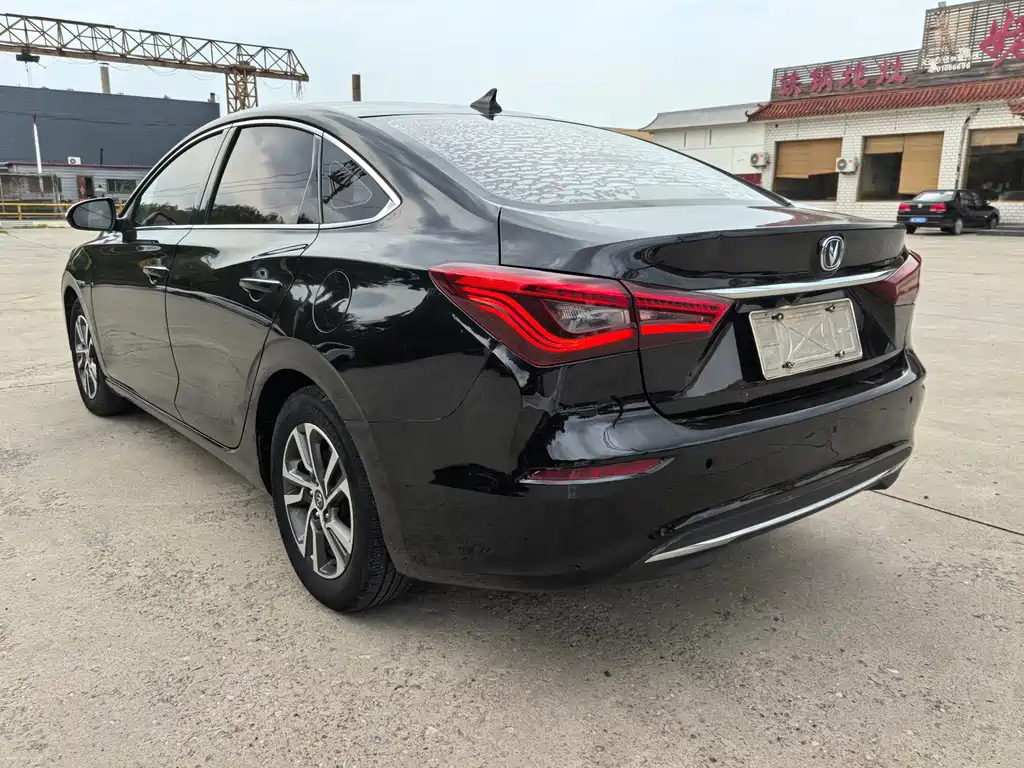 Changan Eado 2018 — фото 5