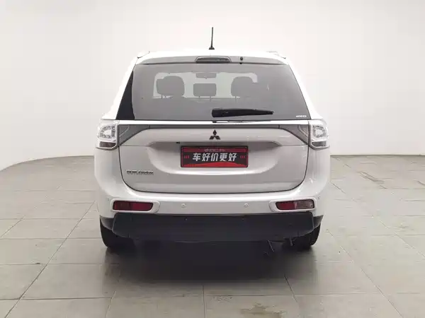 Mitsubishi Outlander 2015