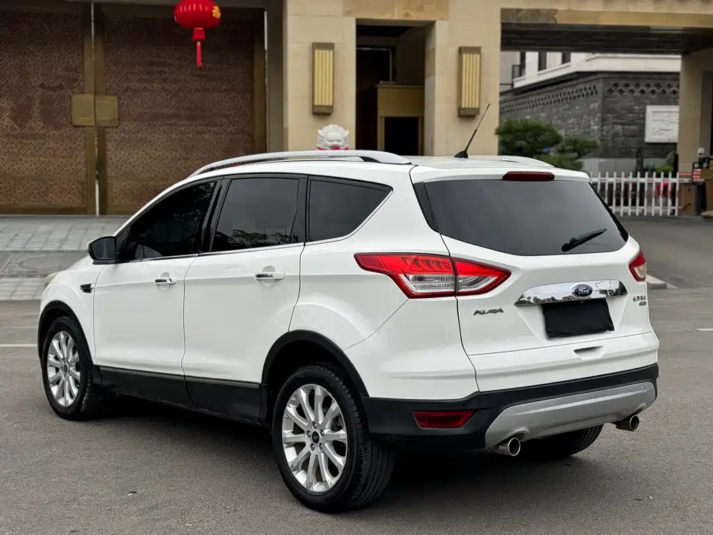 Ford Kuga 2014 — фото 14