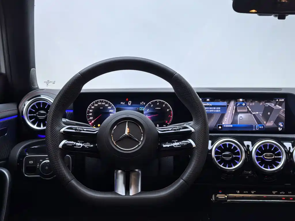 Mercedes-Benz A-Class 2024 — фото 15