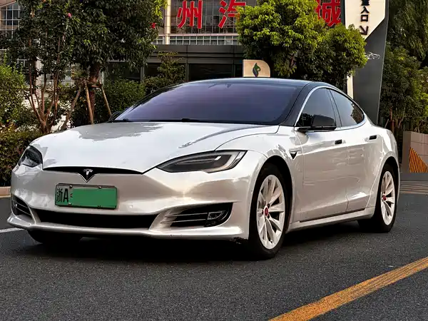 Tesla Model S 2018