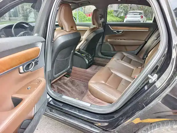 Volvo S90 2022