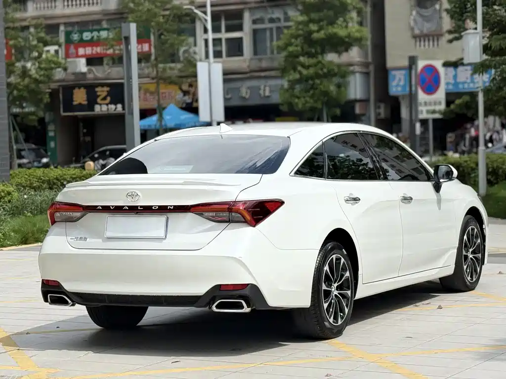 Toyota Avalon 2022 — фото 10