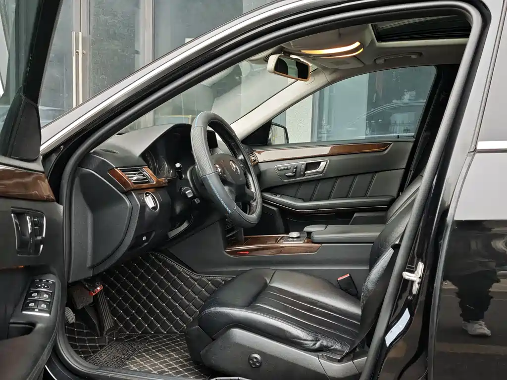Mercedes-Benz E-Class 2012