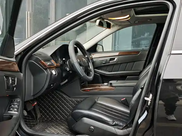 Mercedes-Benz E-Class 2012