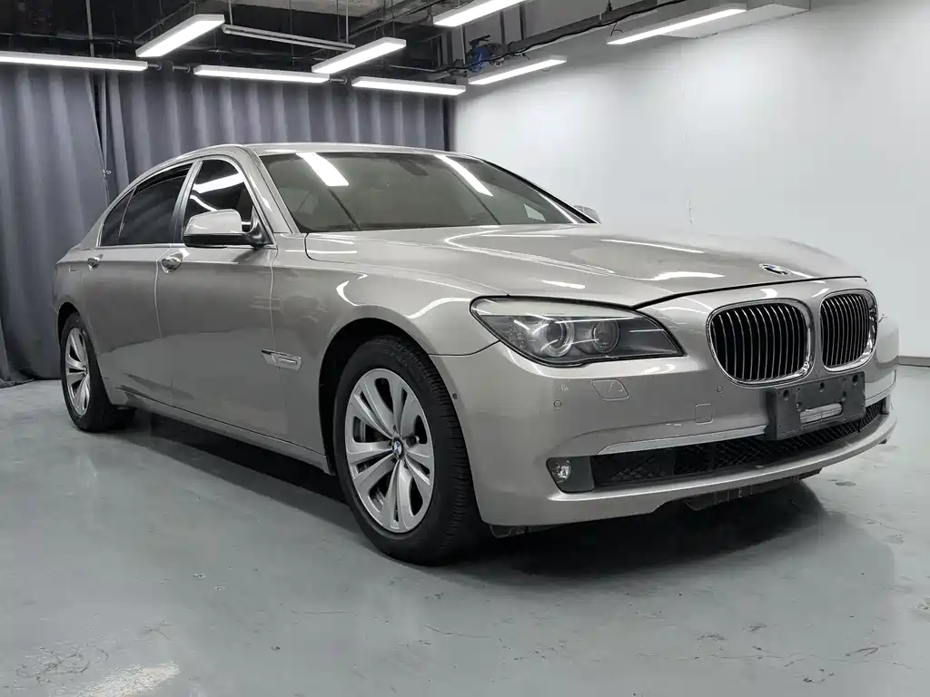 BMW 7 Series 2011 — фото 3