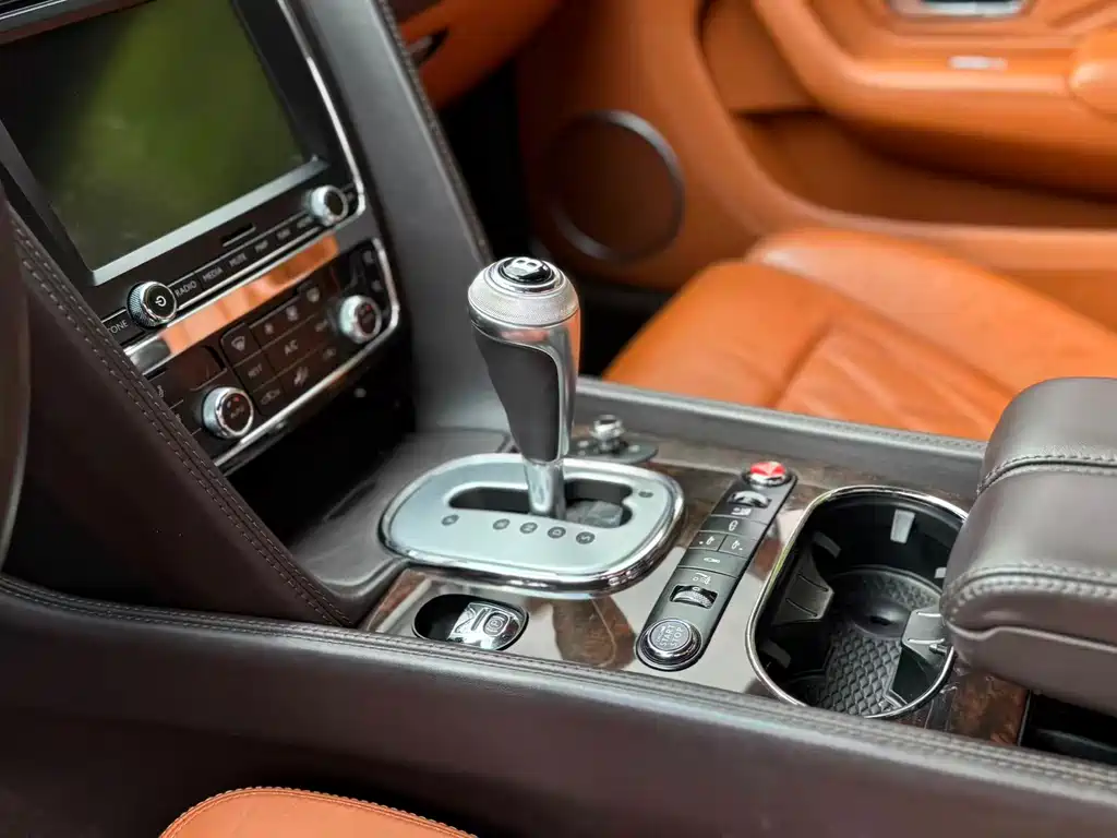Bentley Continental 2012 — фото 9