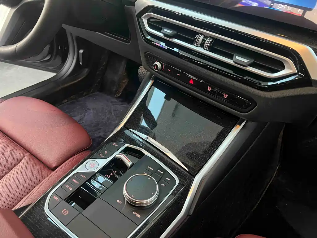 BMW 3 Series 2023 — фото 10