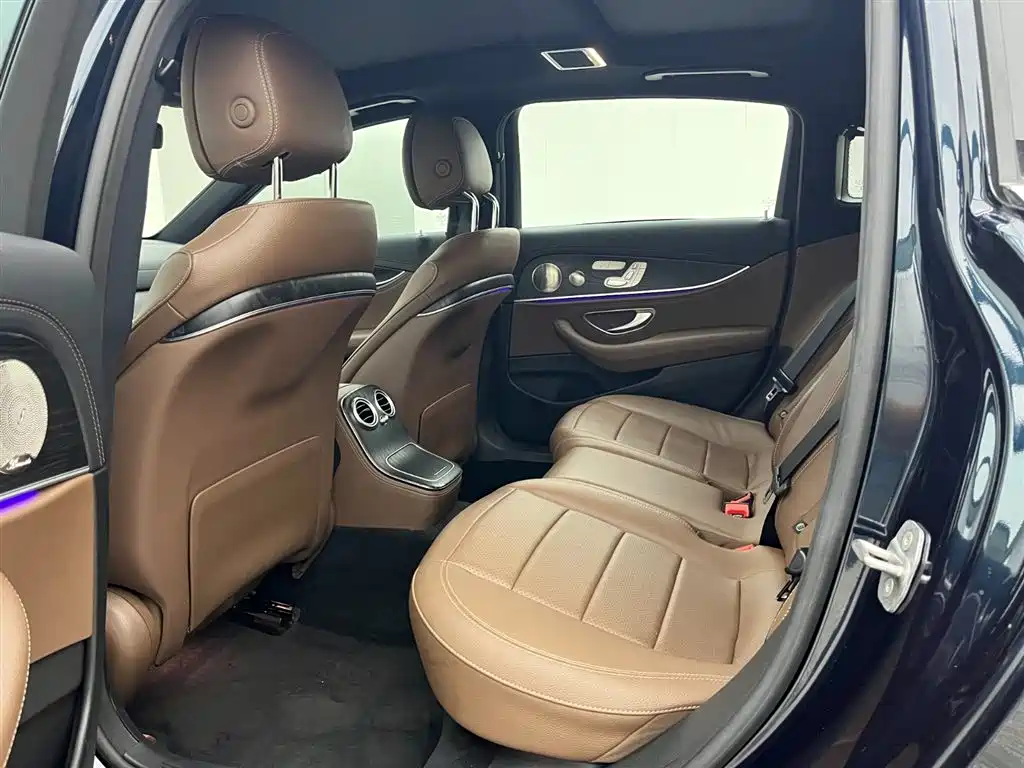 Mercedes-Benz E-Class 2023 — фото 7