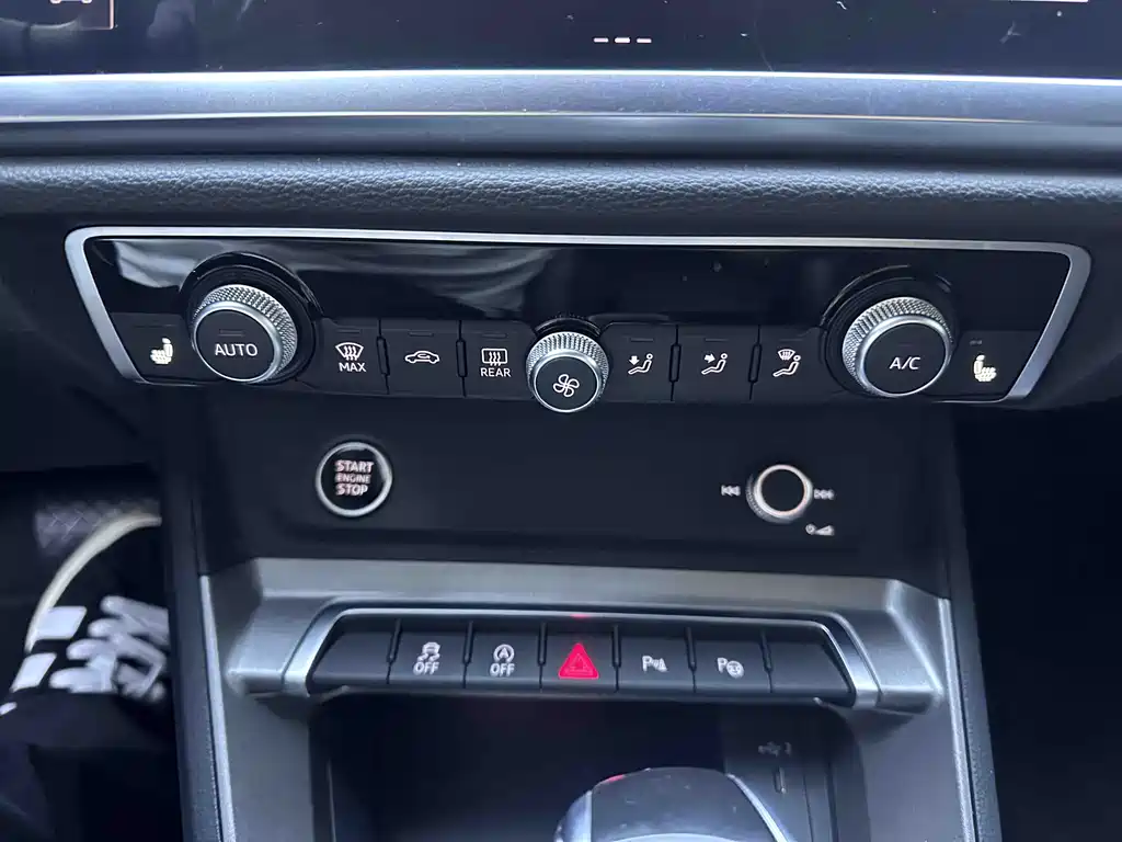 Audi Q3 2023 — фото 14