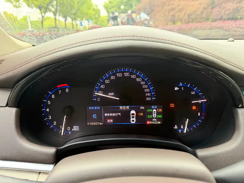 Cadillac XTS 2016 — фото 18