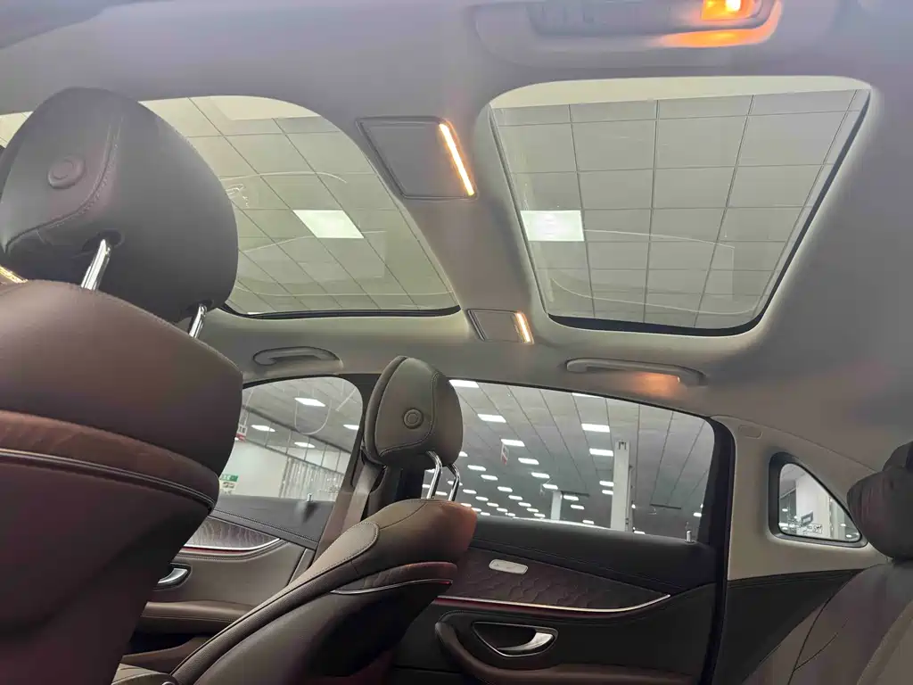 Mercedes-Benz E-Class 2023 — фото 10