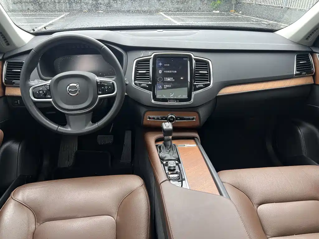 Volvo XC90 2019 — фото 12